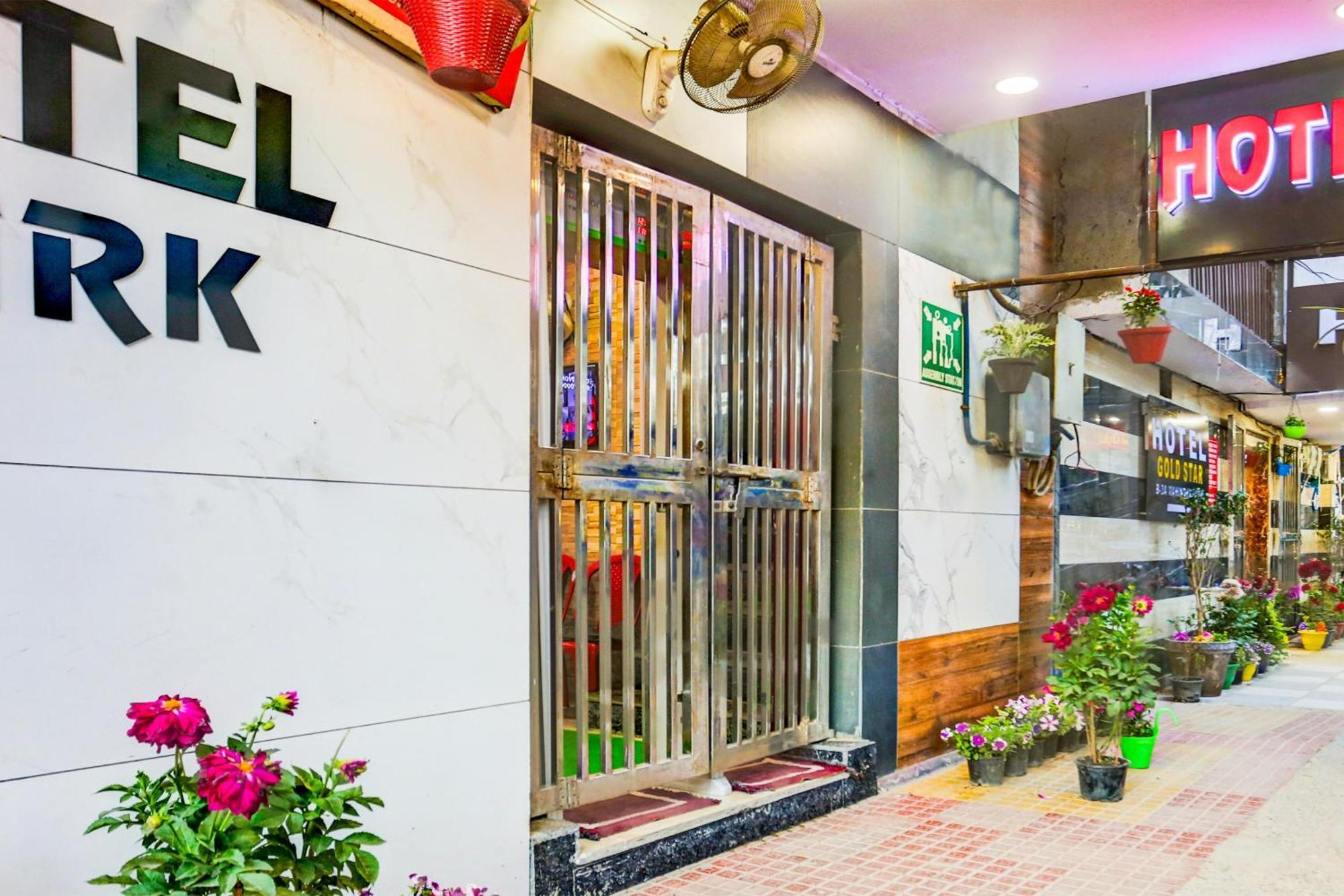 Hotel O Park View Делі Екстер'єр фото