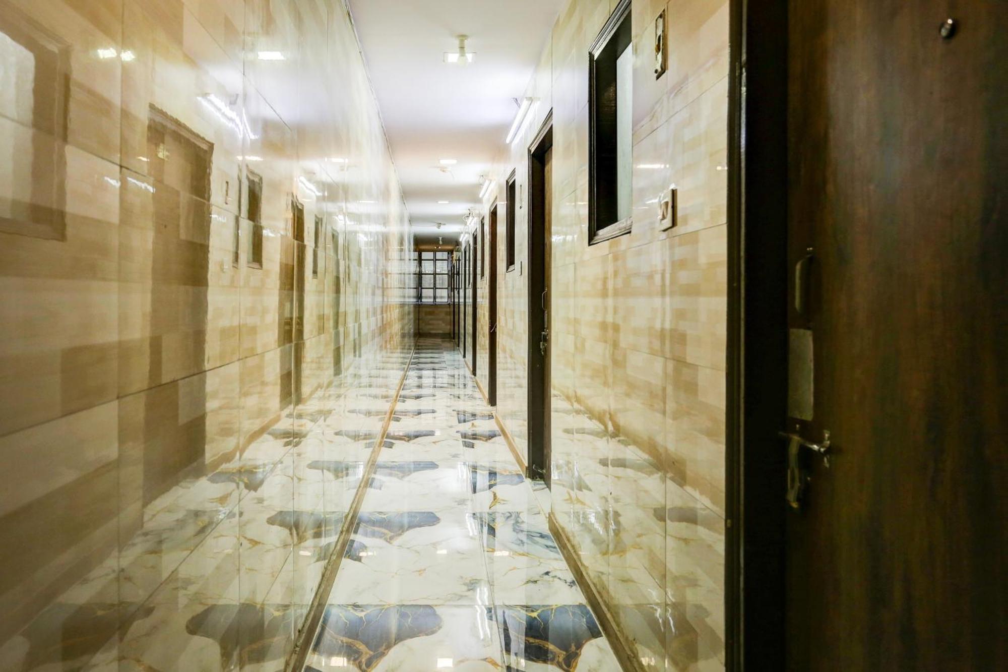 Hotel O Park View Делі Екстер'єр фото